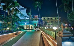 Fabhotel Prime Neelam The Glitz